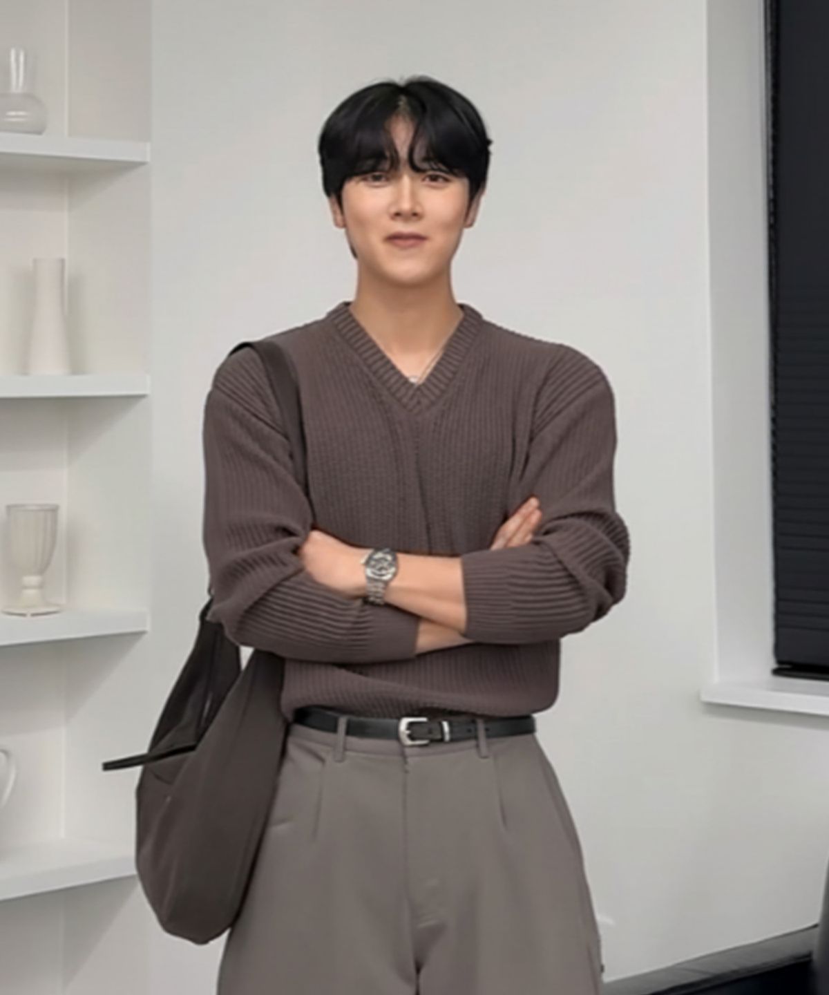 노드유(NODU) 브이넥 와플 에센셜 니트 [브라운]