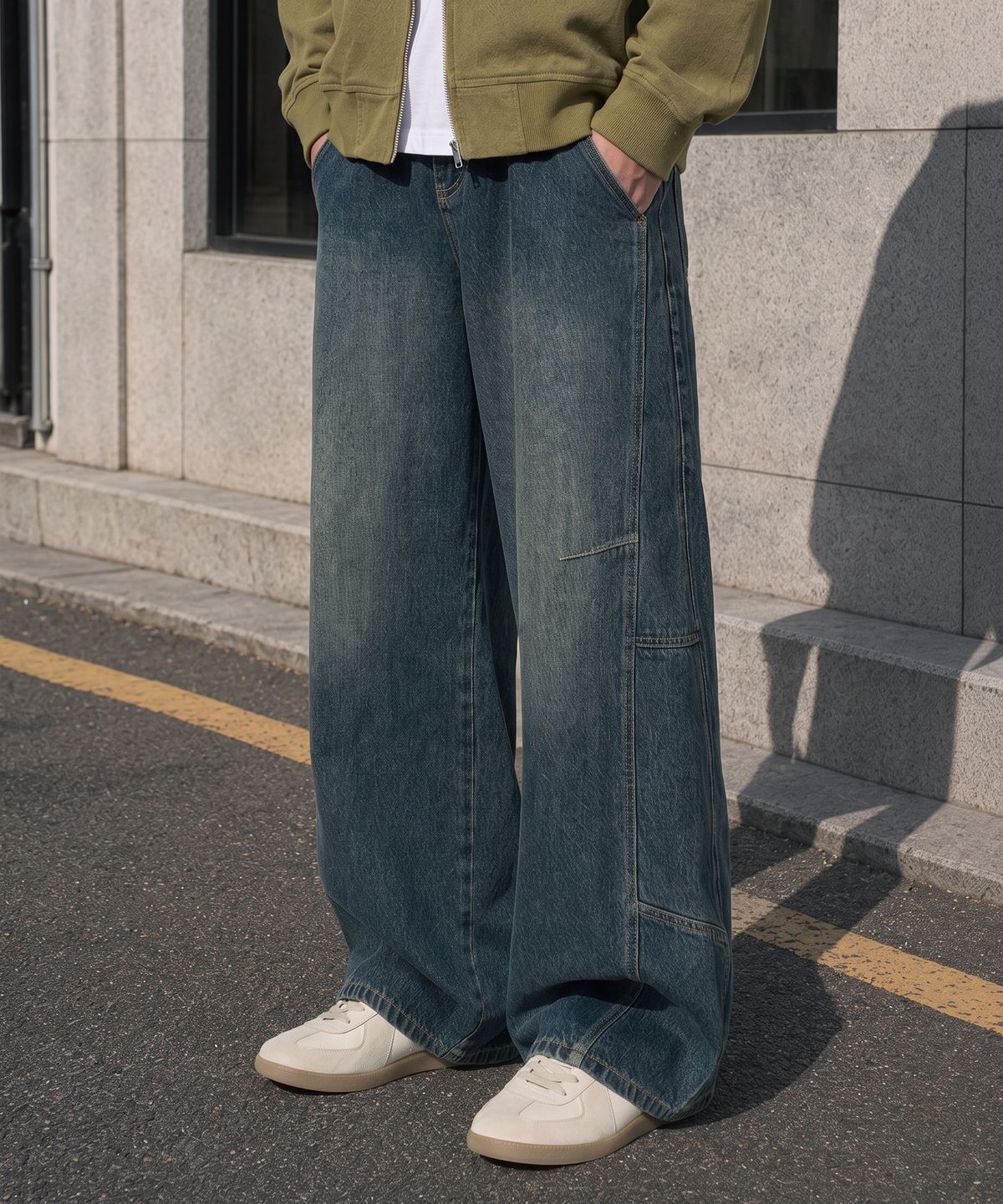 에이지오디(AGOD) 커브드 워싱 절개 와이드 데님 팬츠 [샌드인디고]