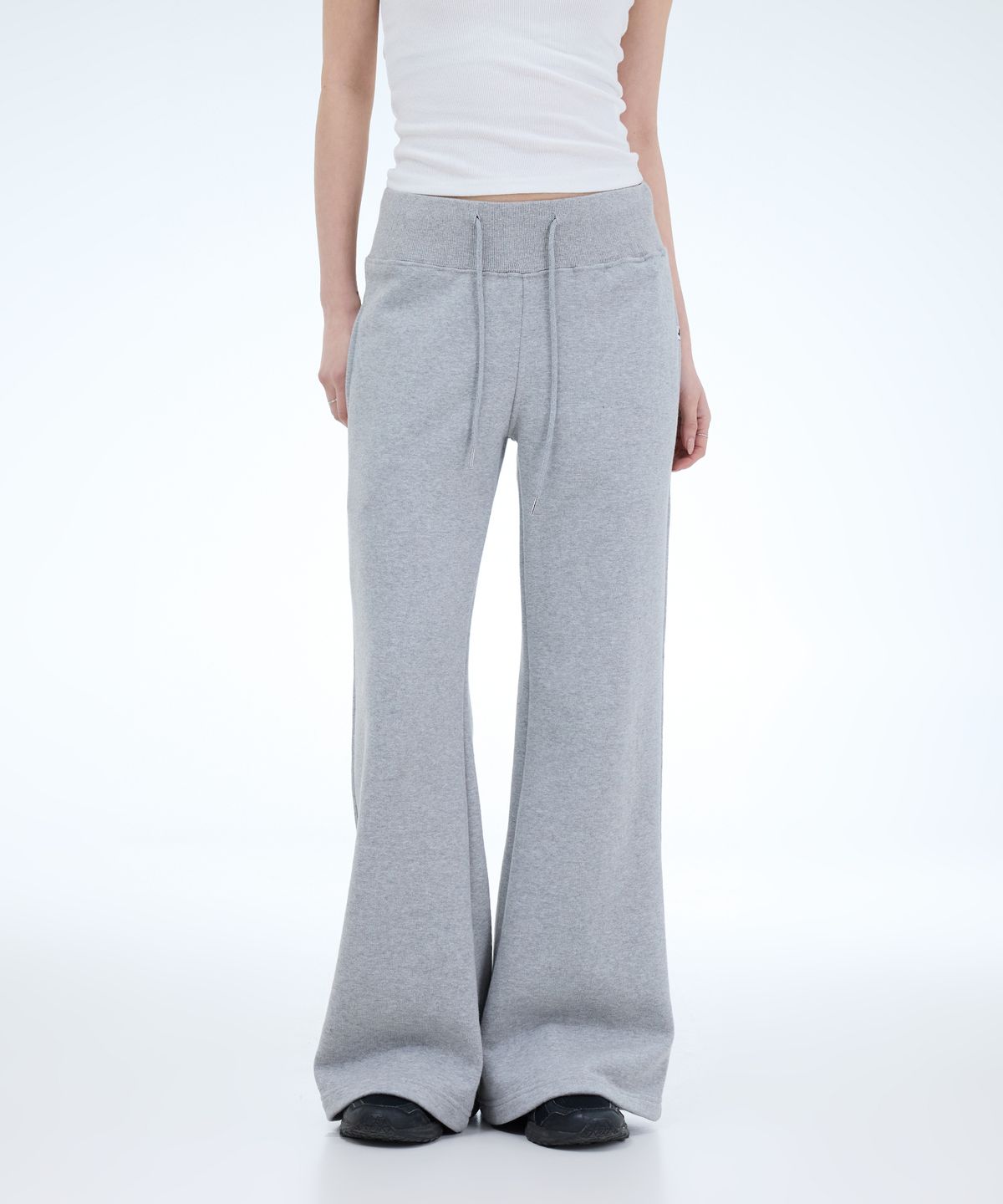 포르테나(PORTERNA) ESSENTIAL FLARE SWEAT PANTS-MELANGE GRAY