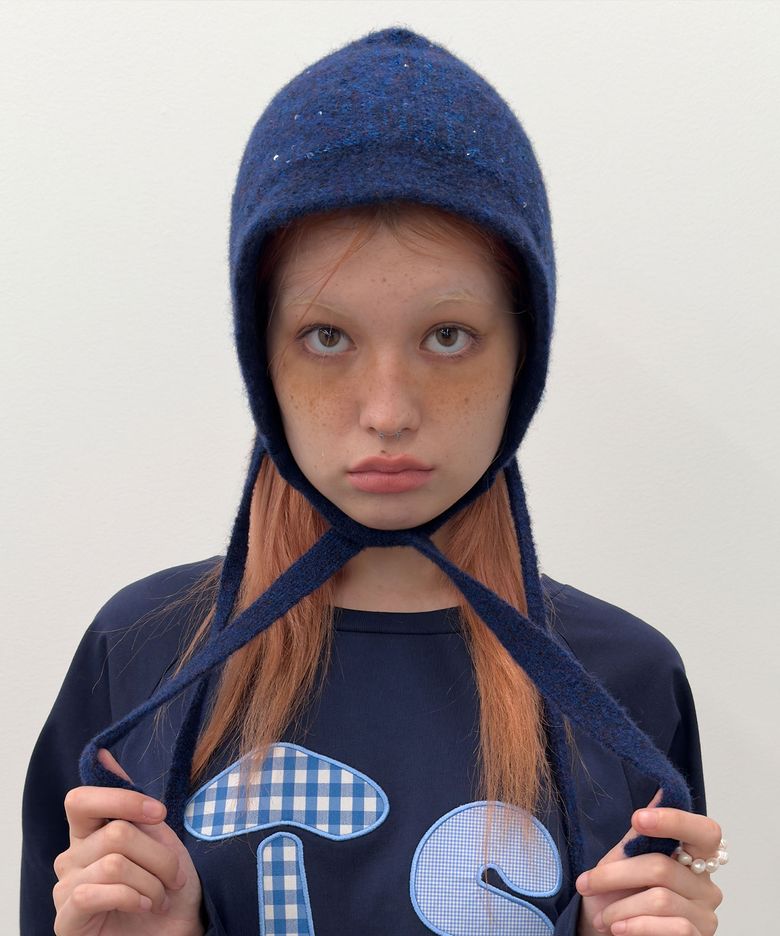 Fluffy Sequin Strap Hat [Navy]