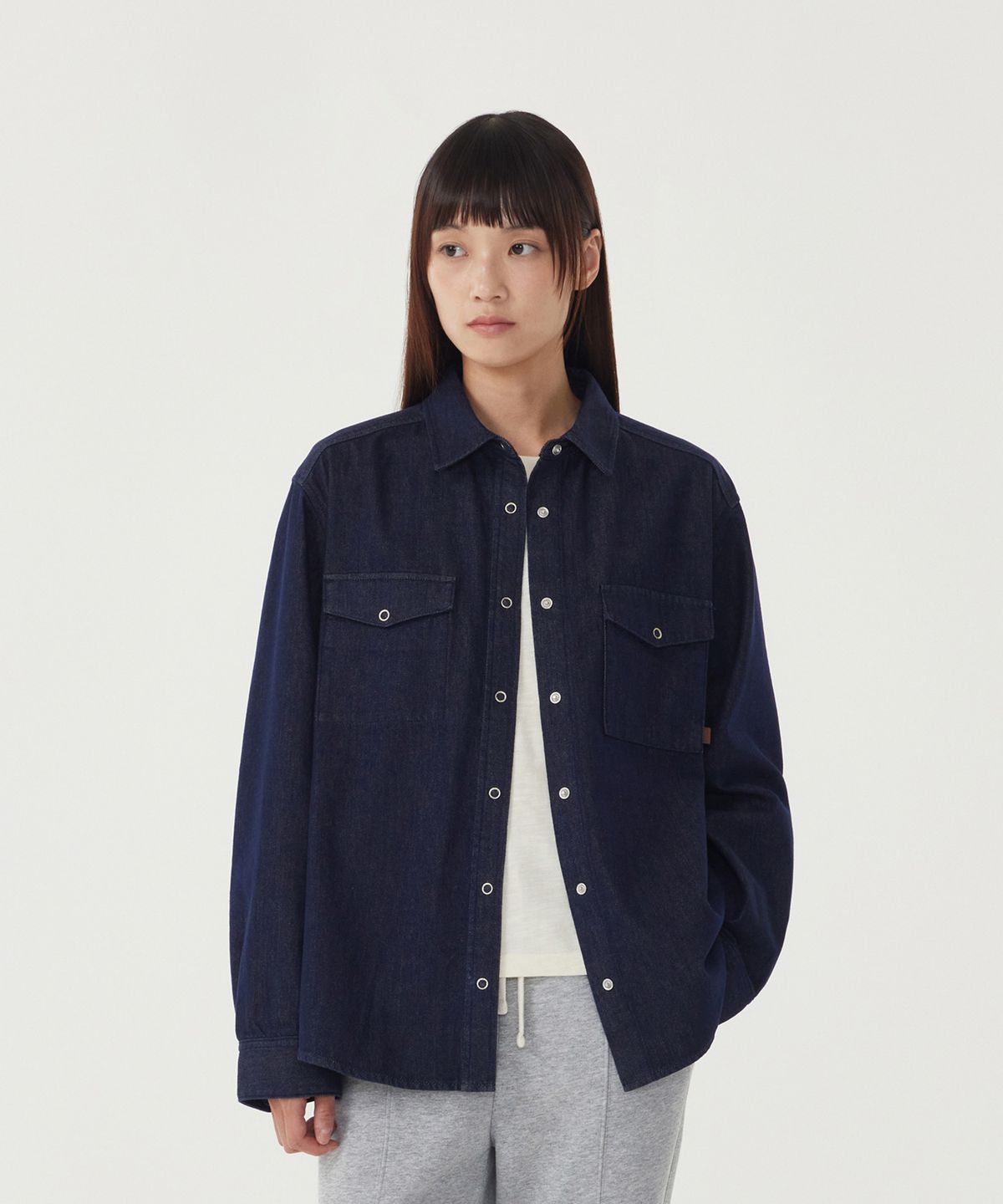 커버낫 우먼(COVERNAT WOMAN) 우먼 셔링 데님 셔츠 Indigo