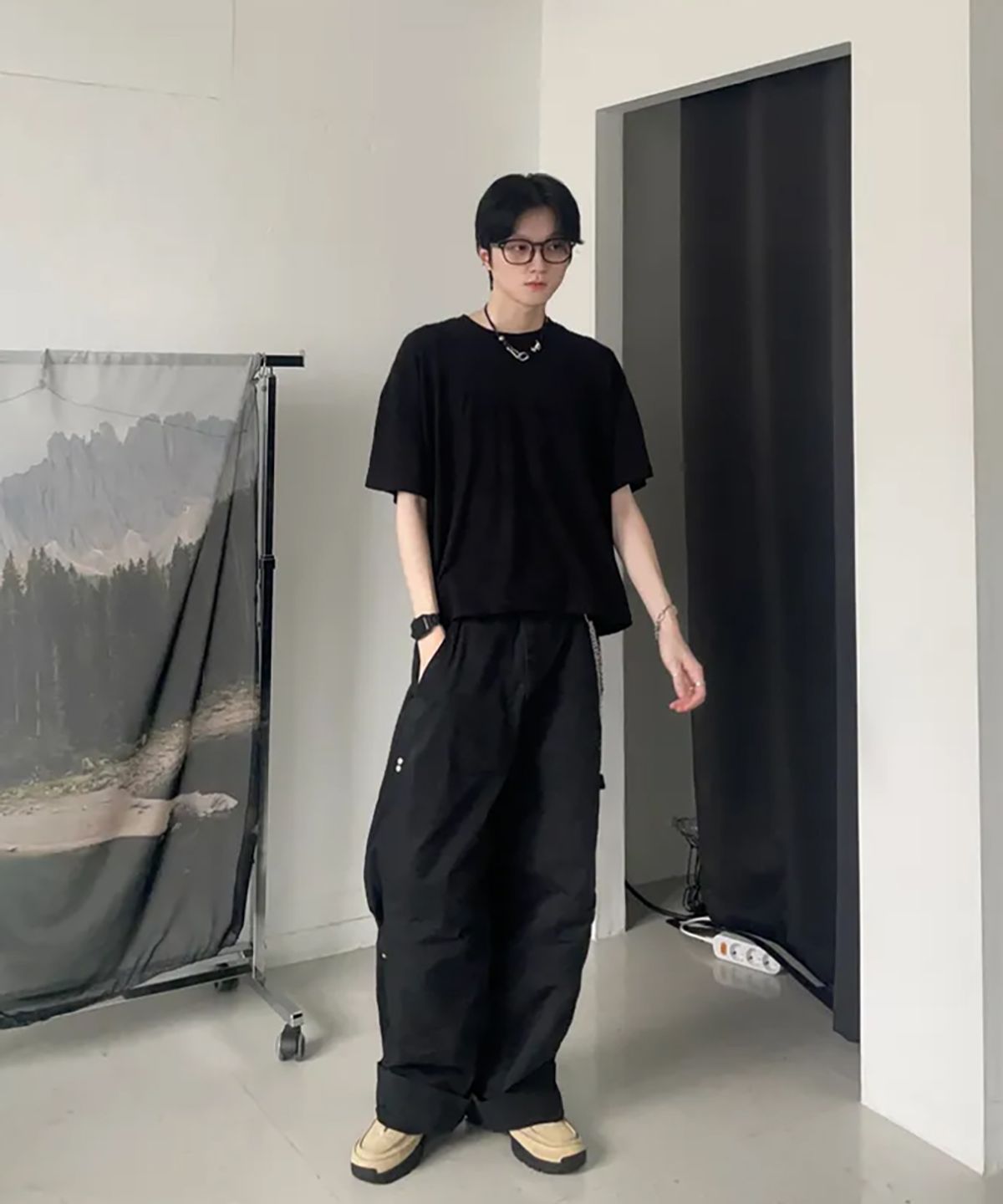 마이딥블루메모리즈(MY DEEP BLUE MEMORIES) MYDEEP CROP T-SHIRTS (BLACK)