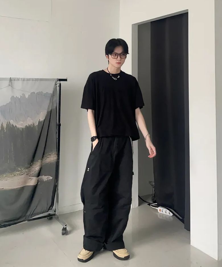 MYDEEP CROP T-SHIRTS (BLACK)