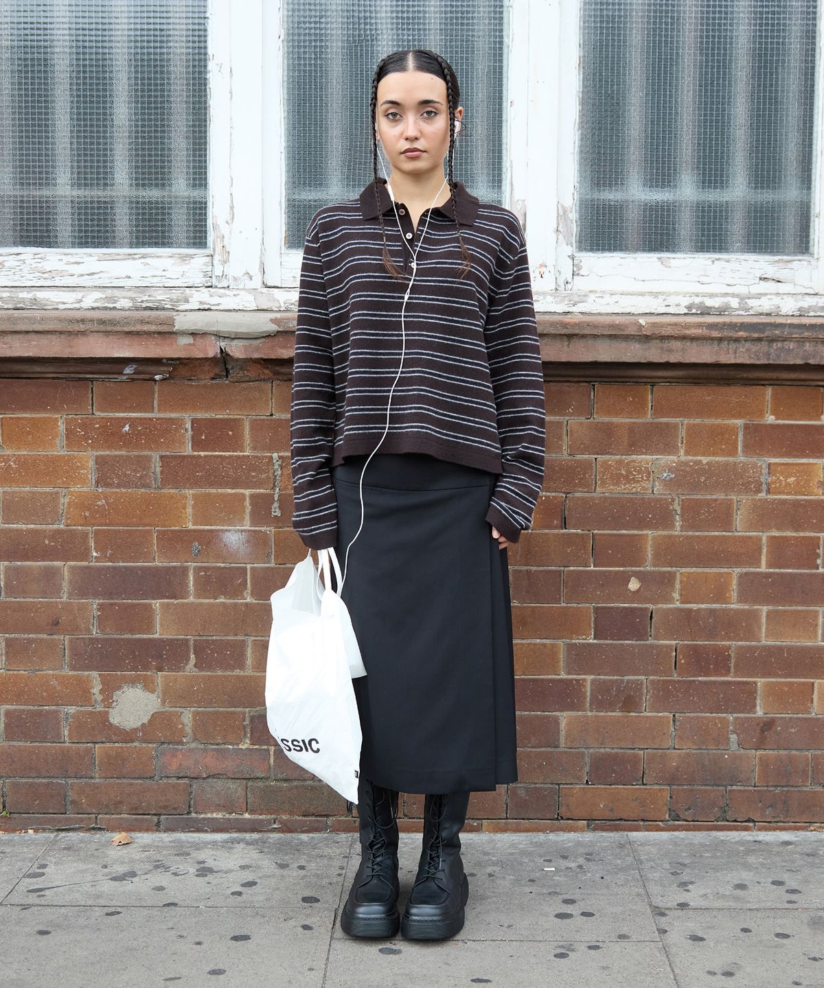 로우클래식(LOW CLASSIC) MERINO CASH STRIPED POLO SWEATER_BROWN_LC253KN02BR