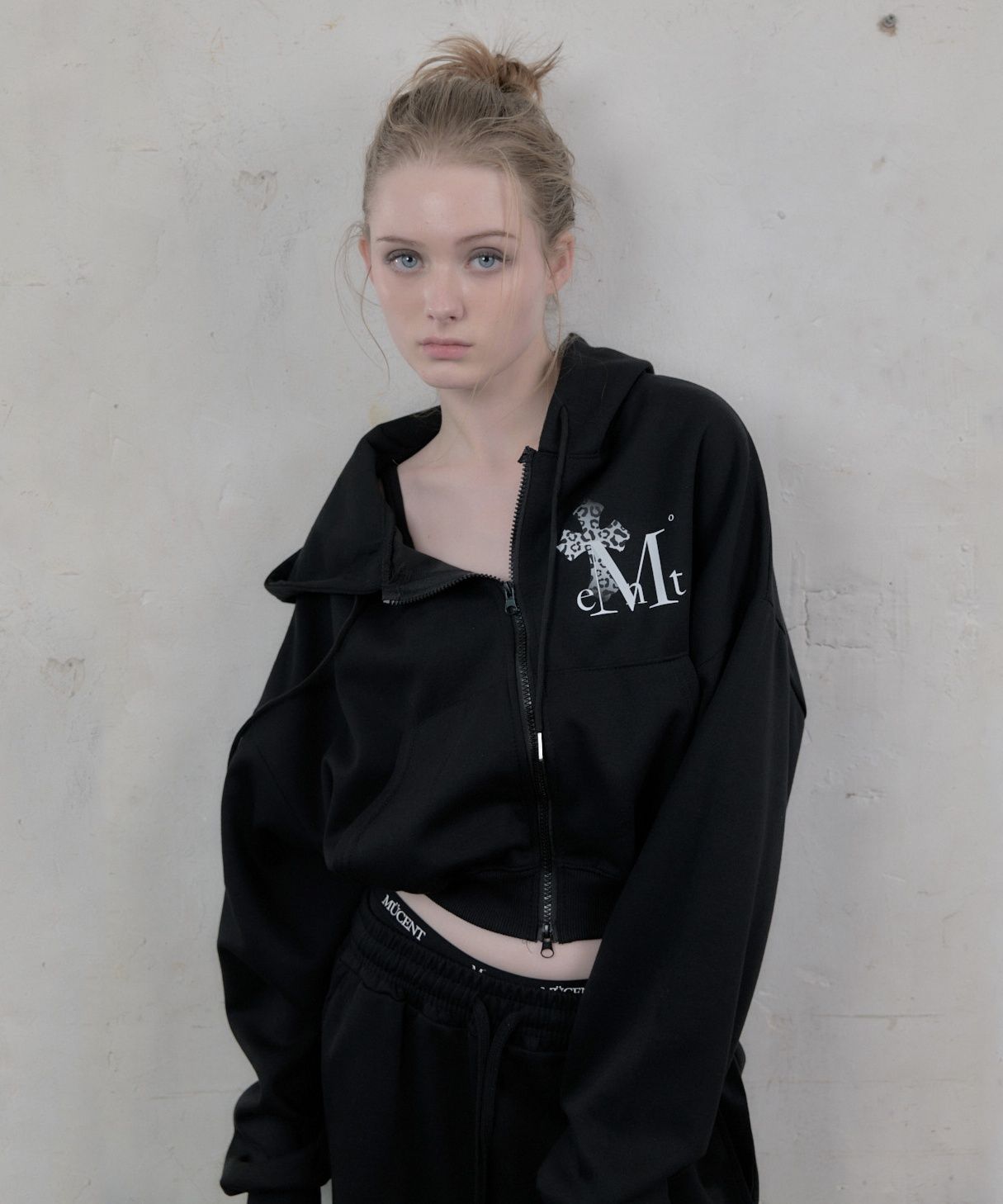 MUSINSA | MUCENT Sahara Gradient Cross Hoodie Zip-Up Unisex (2 Colors)