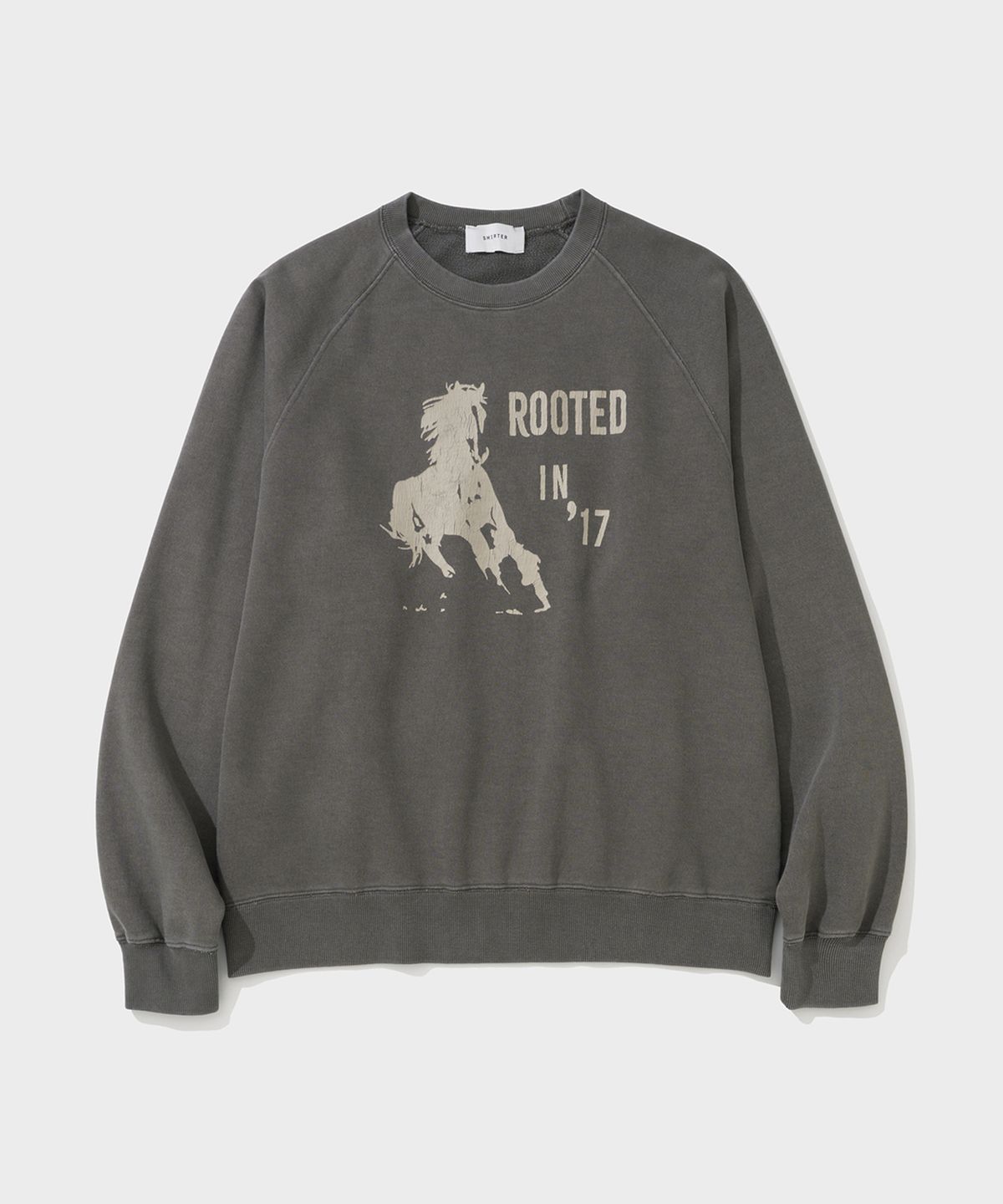 셔터(SHIRTER) VTG LOGO SWEATSHIRT (CHARCOAL)