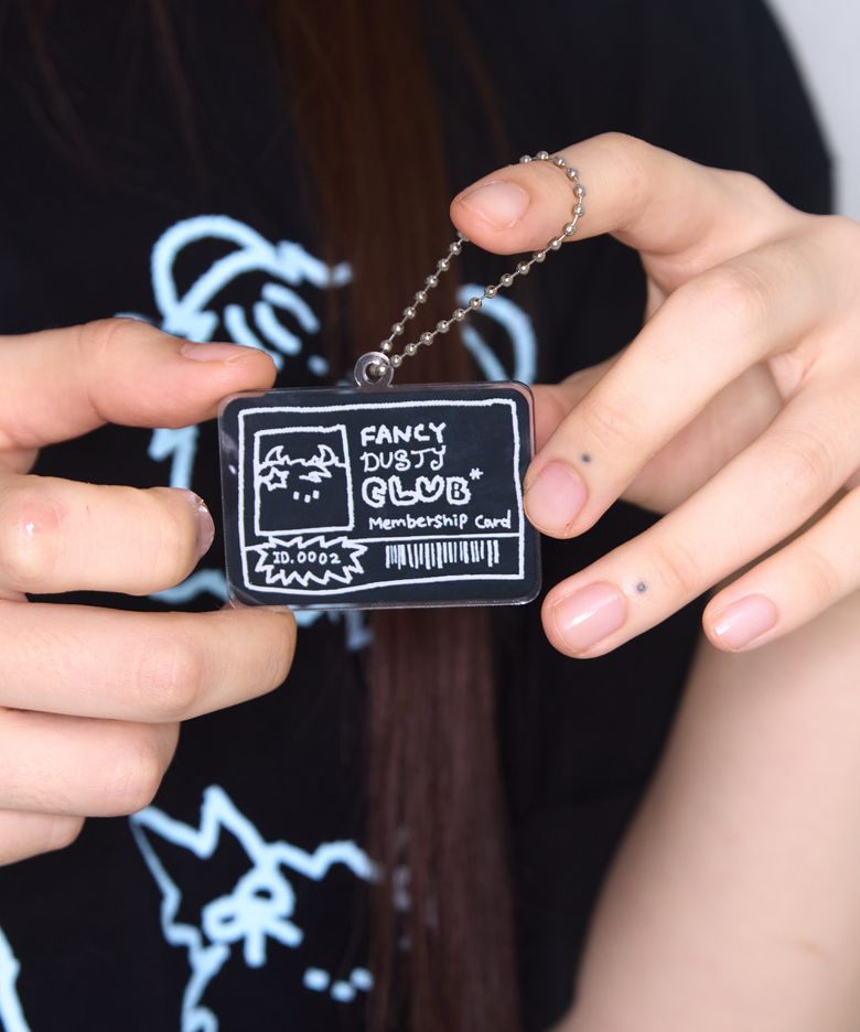 [FANCY X DUSTY] 더스티 클럽 멤버쉽 아크릴 키링 (BLACK) F25NM1012