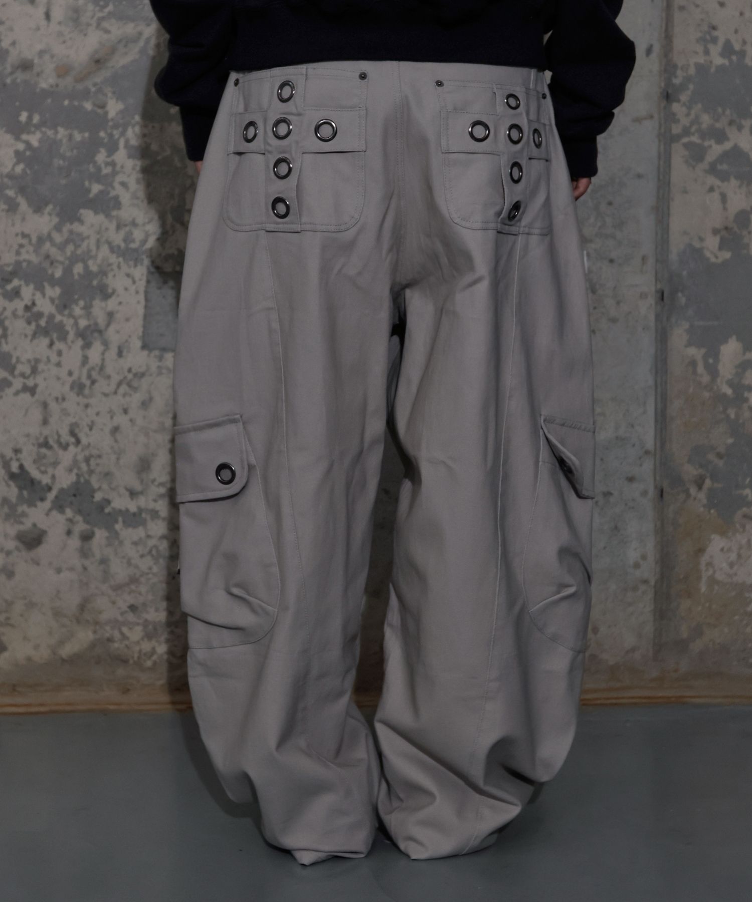 MUSINSA公式 | FANCY CLUB Cross Pocket Cargo Pants (PINK BEIGE