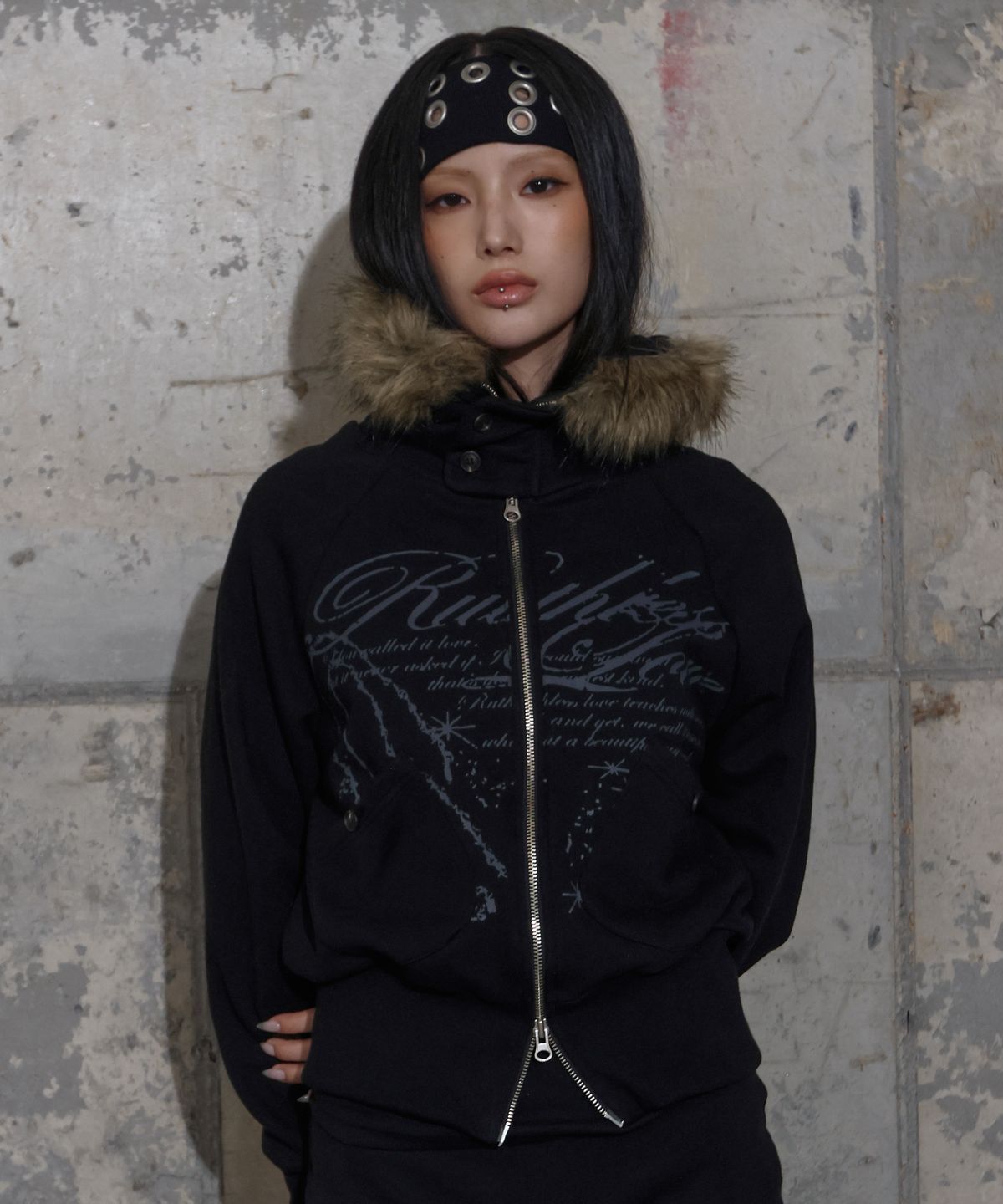 팬시클럽(FANCY CLUB) 루스리스 퍼 후드집업 (BLACK) F25ZA005