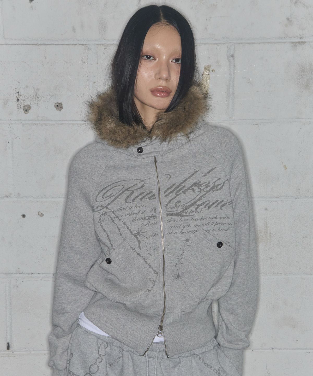 팬시클럽(FANCY CLUB) 루스리스 퍼 후드집업 (GRAY) F25ZA005