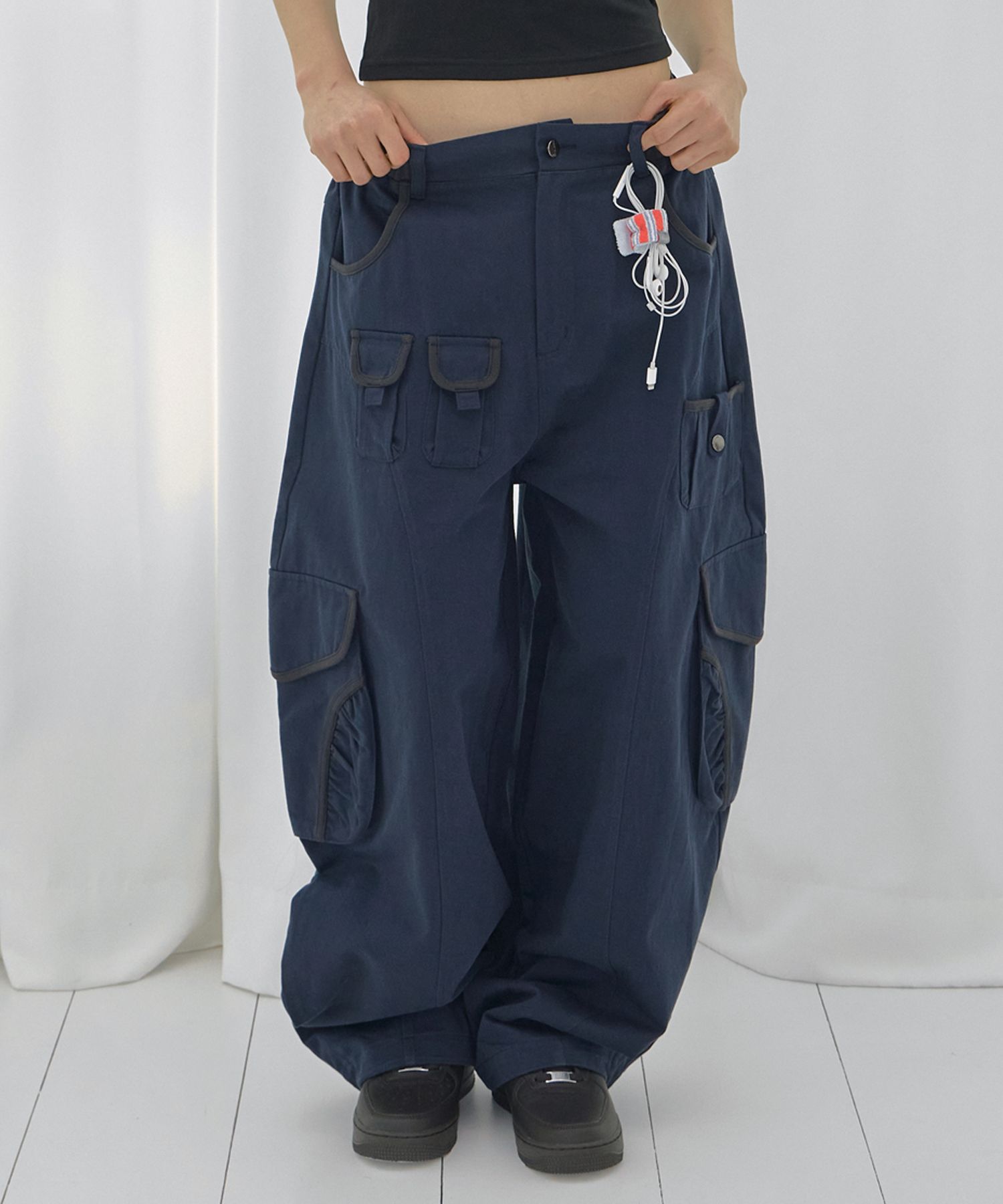 MUSINSA | FANCY CLUB Cargo Work Balloon Pants (NAVY) F26QD153