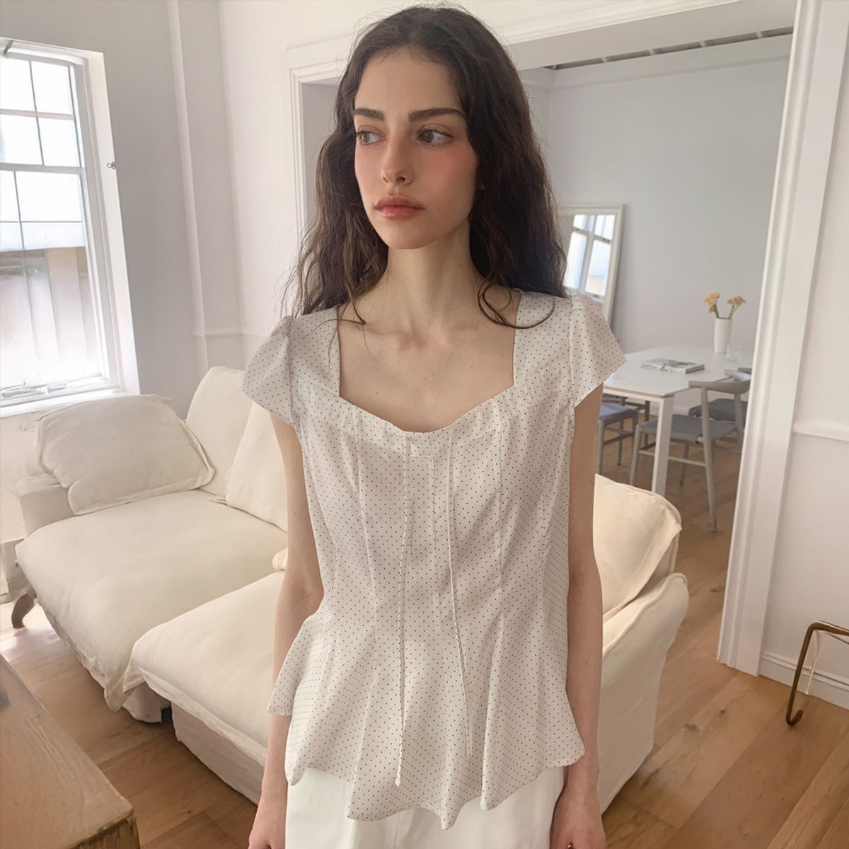 리리수(LILISU) Sola Blouse / Ivory dot