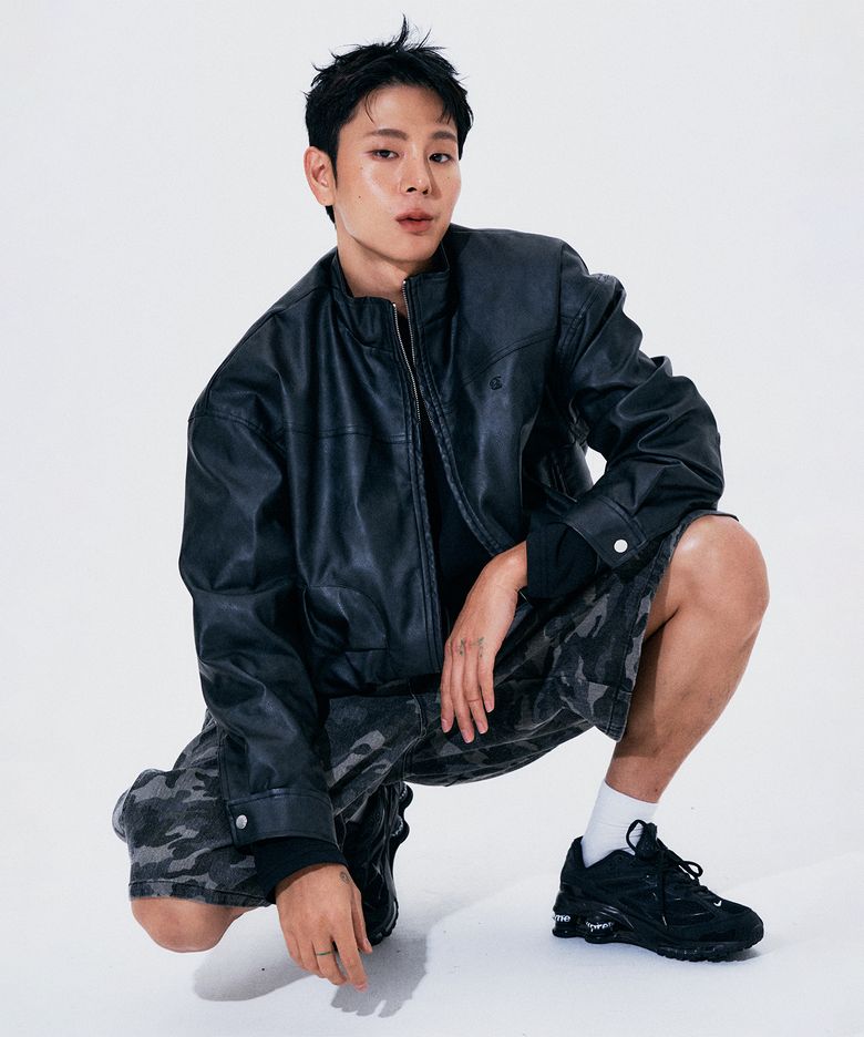 빈티지 어센틱 로고 크랙 하이넥 비건 레더 자켓 [블랙]