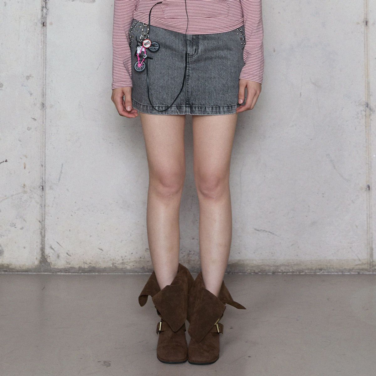 라라폭스(LALAFOX) STUD DENIM MINI SKIRT CHARCOAL BR4DS001