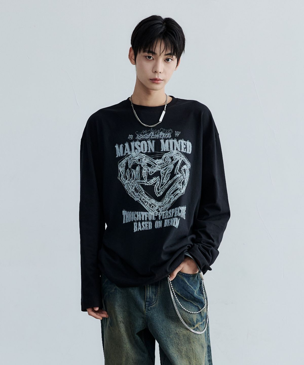 메종미네드(MAISON MINED) DOODLE HEART LONG SLEEVE BLACK