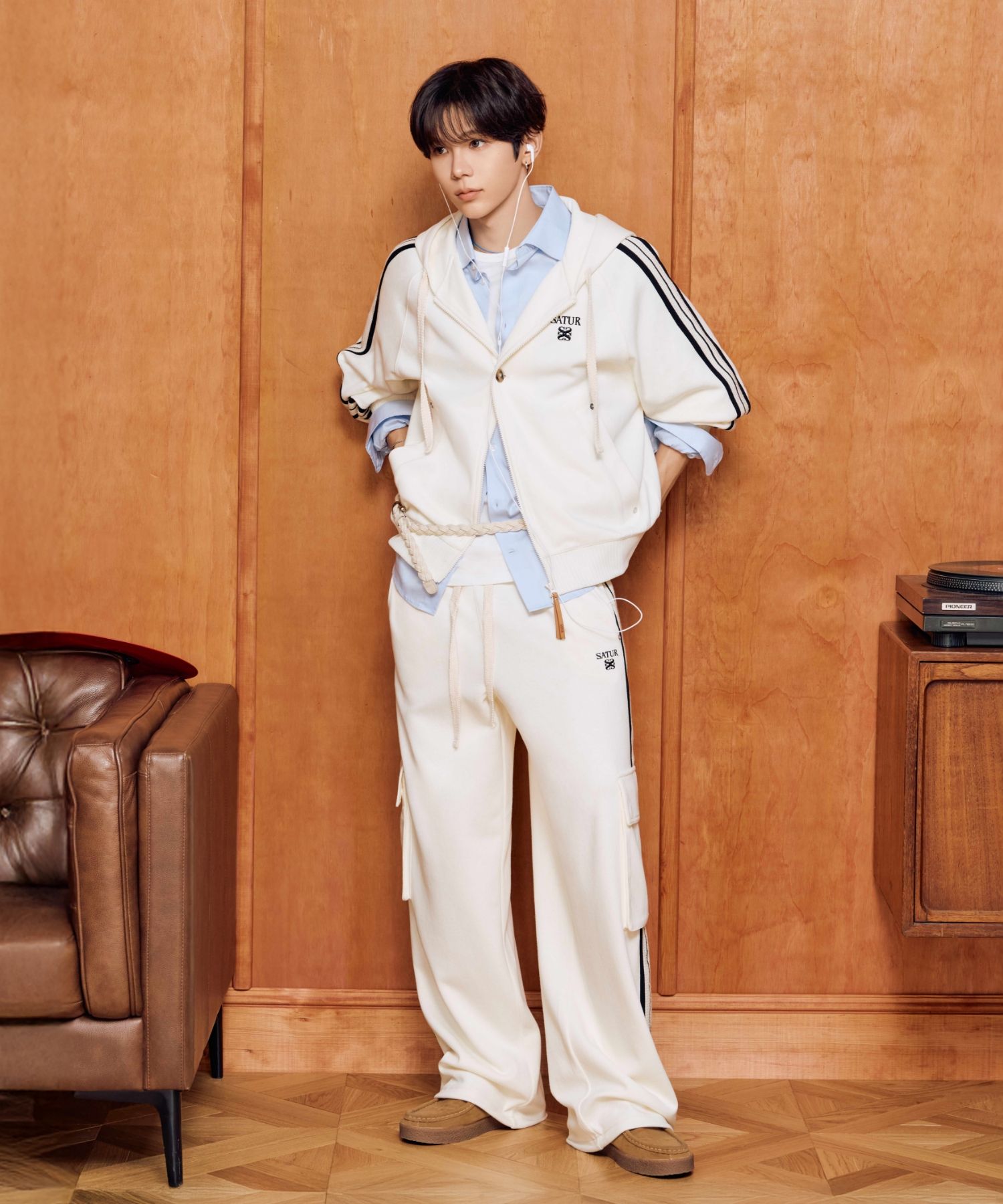 MUSINSA公式 | SATUR Lawton Cargo Track Pants Cream Black