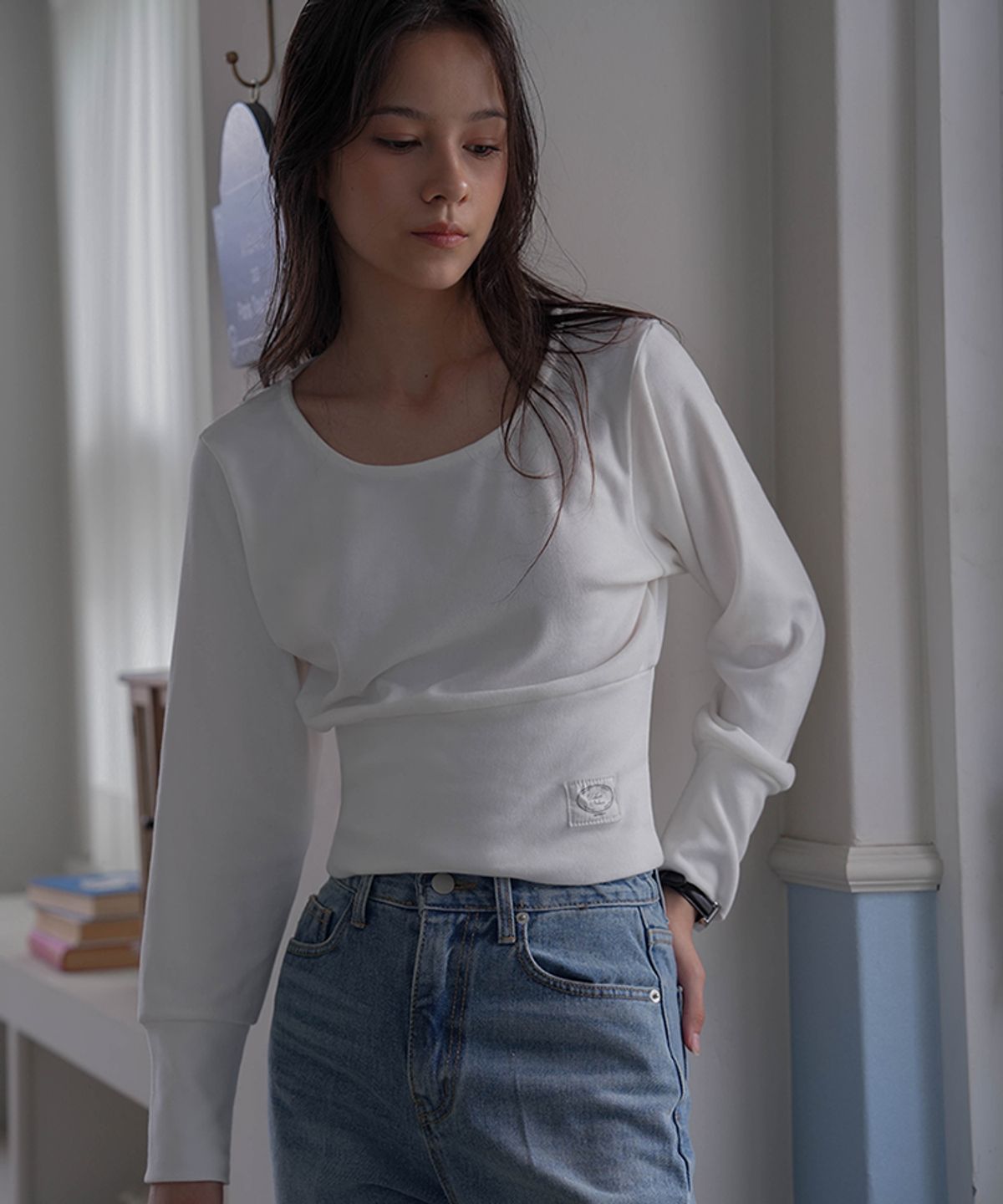 드헤베(DEHEVE) Slim U-neck Long Sleeve [Ivory]