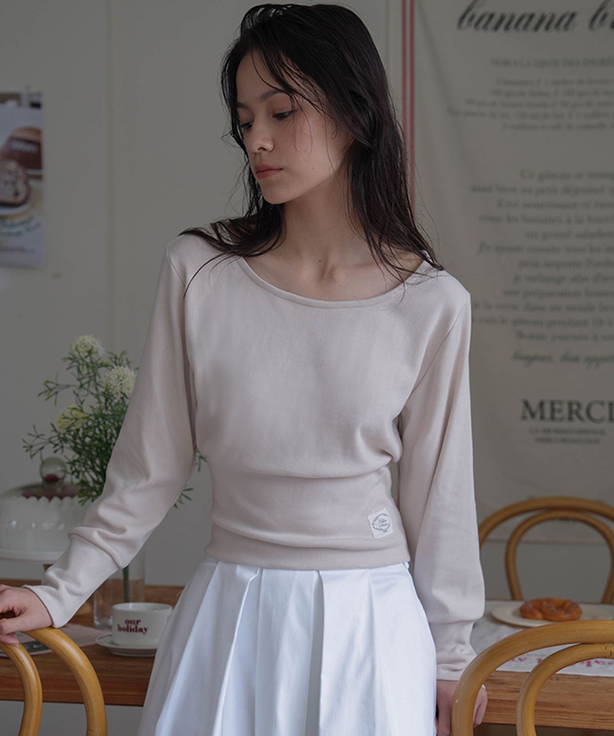 드헤베(DEHEVE) Slim U-neck Long Sleeve [Beige]