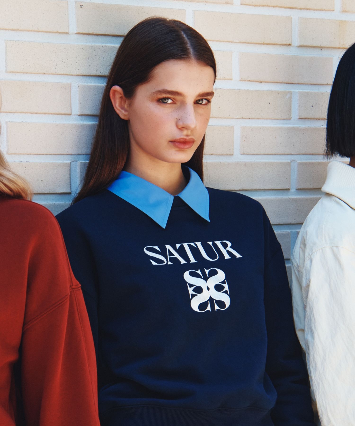 MUSINSA | SATUR (W) Classic Logo Crop Sweatshirt Navy