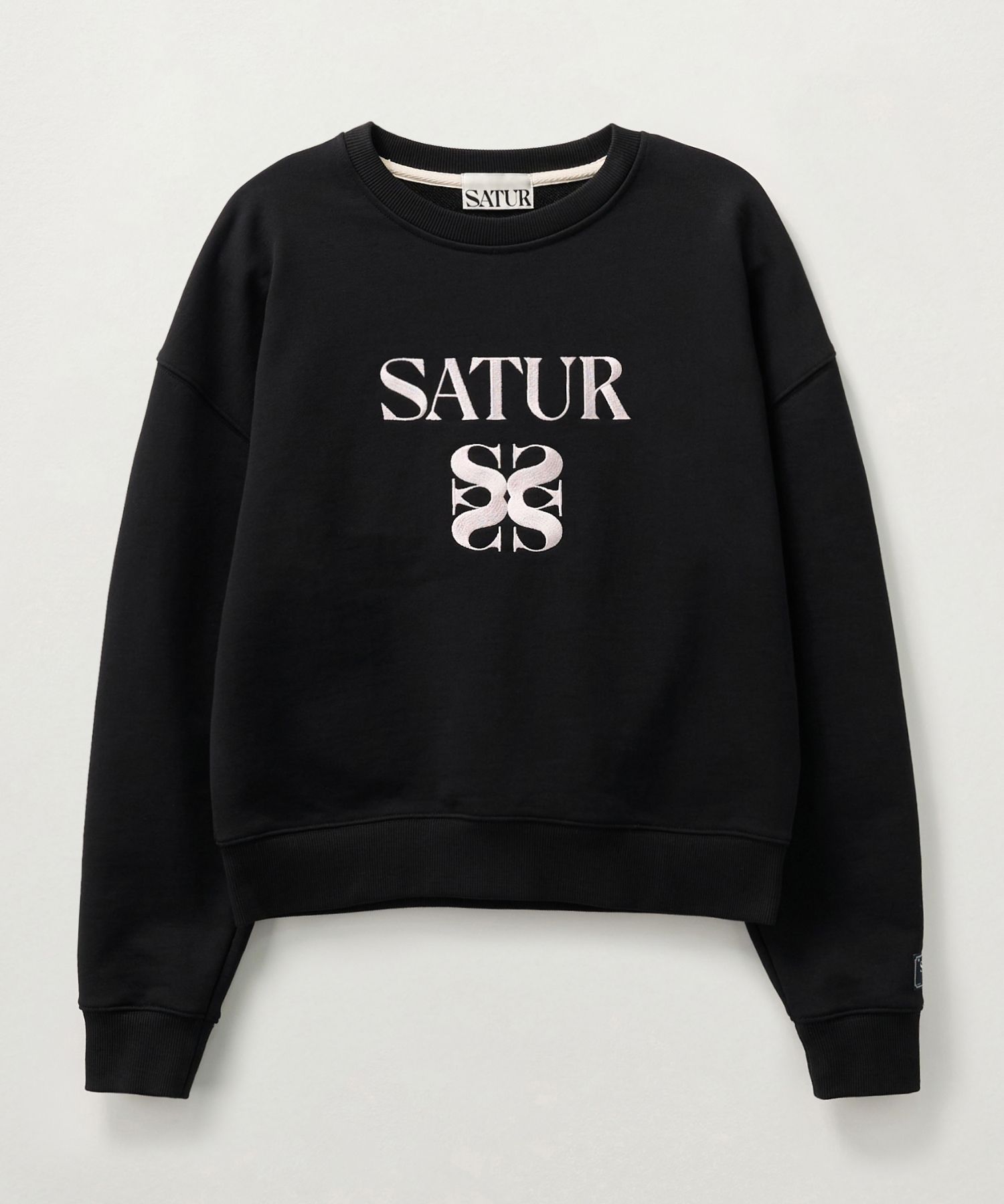 トップス SATUR Classic Logo Sweatshirt BLACKPINK SATUR Classic Logo Sweatshirt BLACKPINK