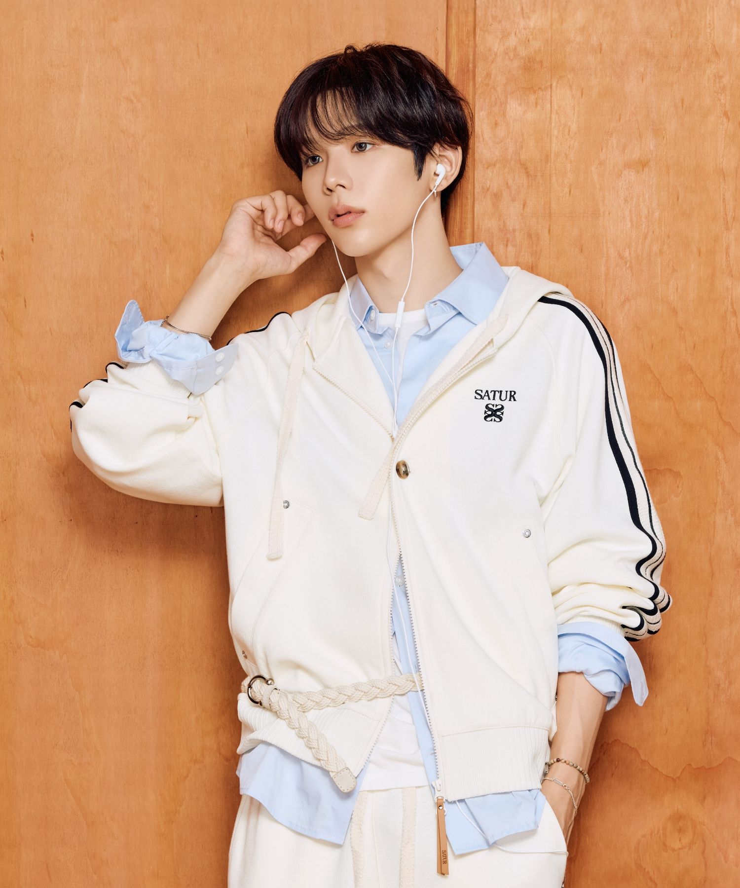 MUSINSA | SATUR Lawton Loose Fit Hooded Zip-Up Cream Black
