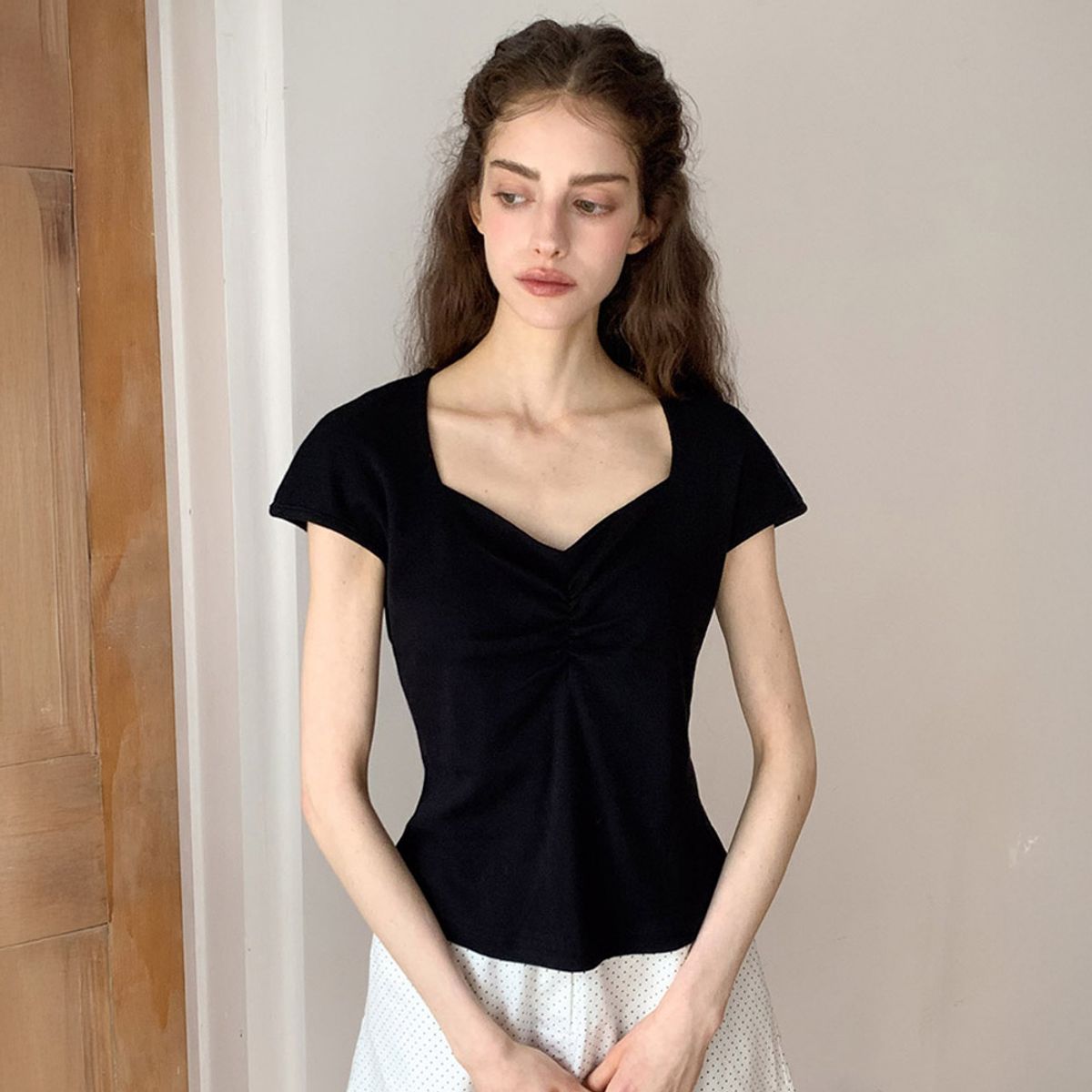 리리수(LILISU) Nova Tshirts / Black