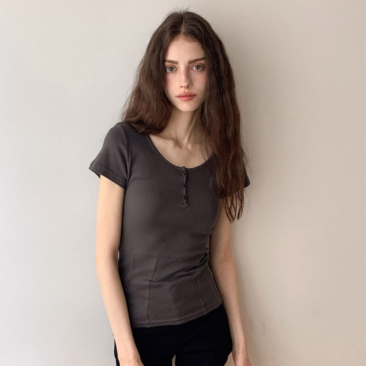리리수(LILISU) Gemma Tshirts / Charcoal