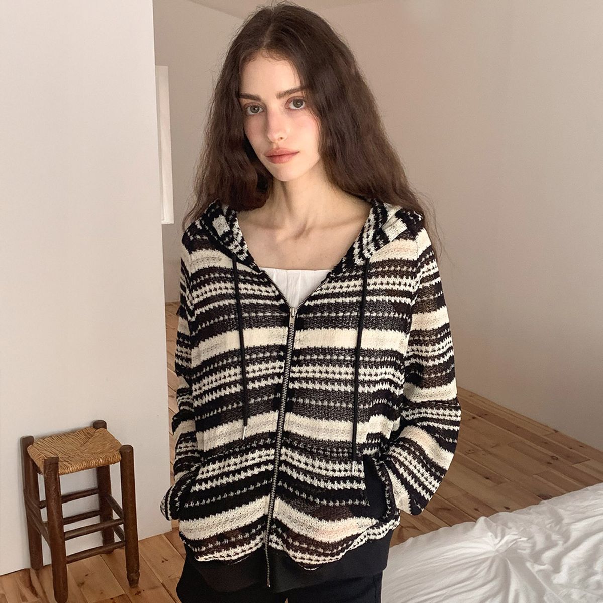 리리수(LILISU) Bloom Hoodie / Black Ivory