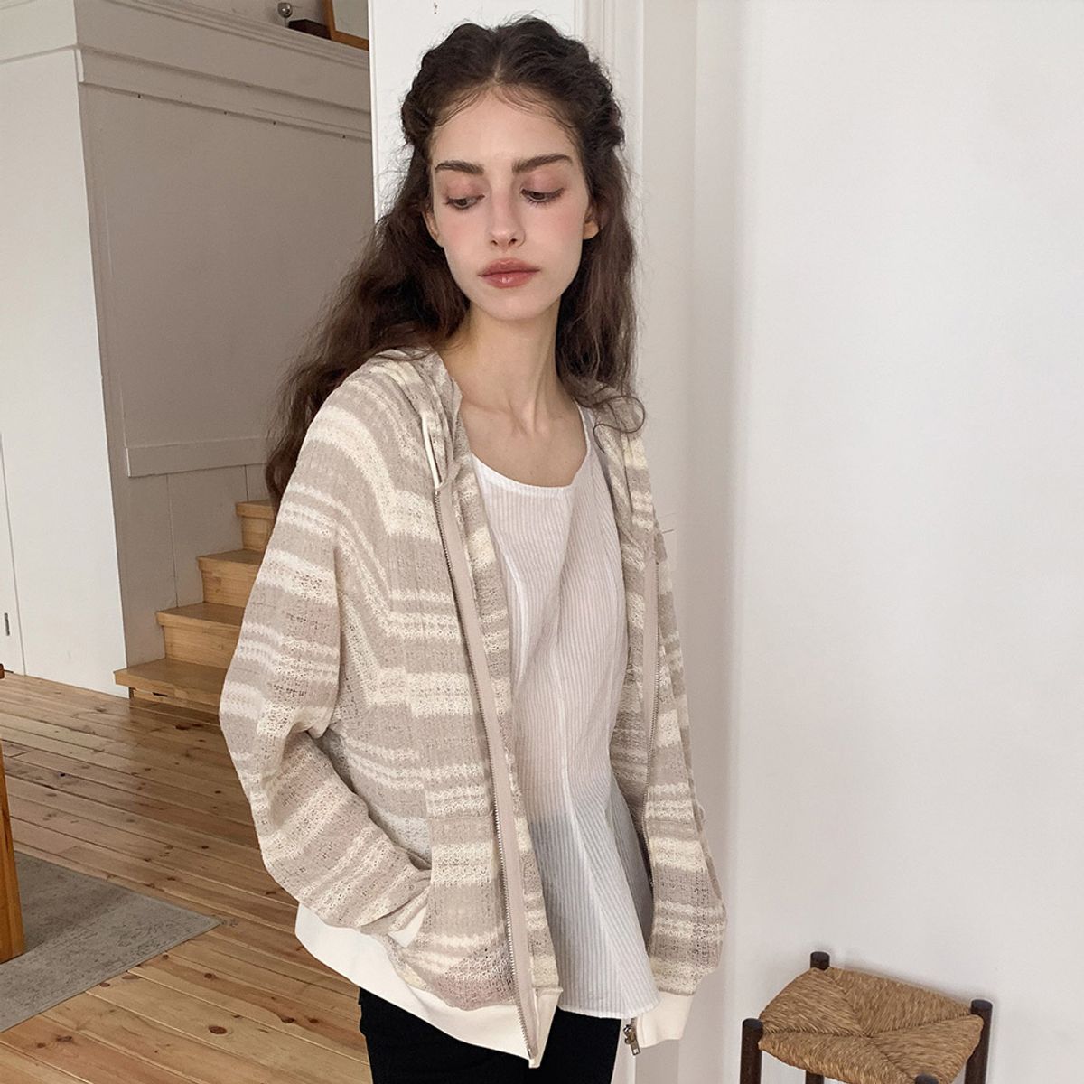 리리수(LILISU) Bloom Hoodie / Beige Ivory