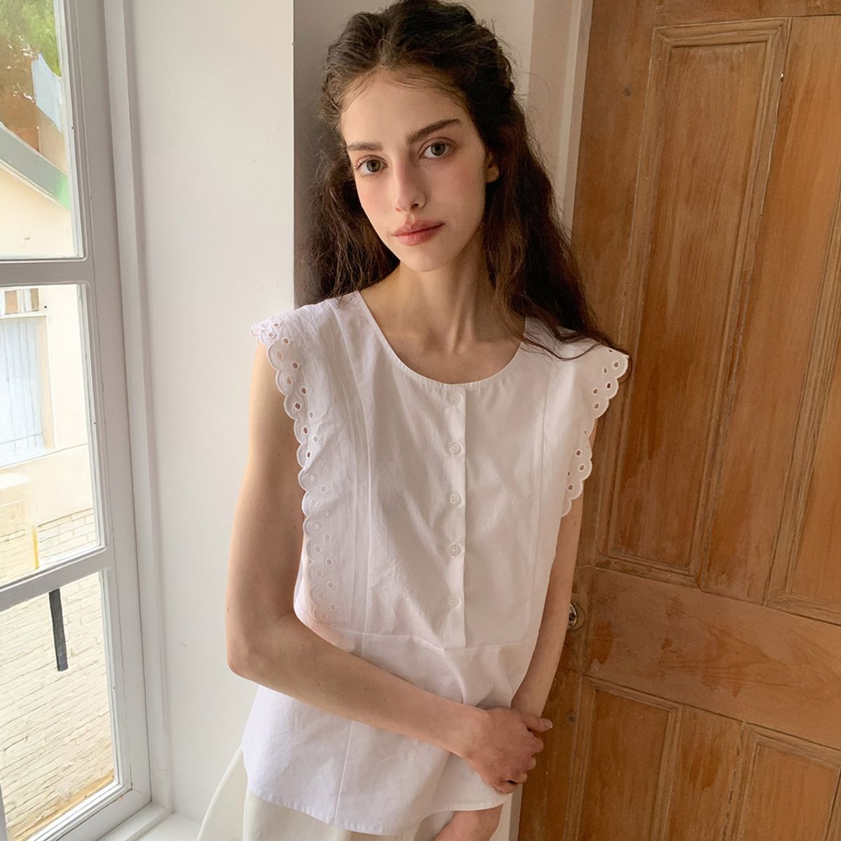 리리수(LILISU) Mane Blouse / White