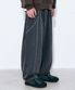 원턱 절개 피그먼트 벌룬 팬츠 차콜