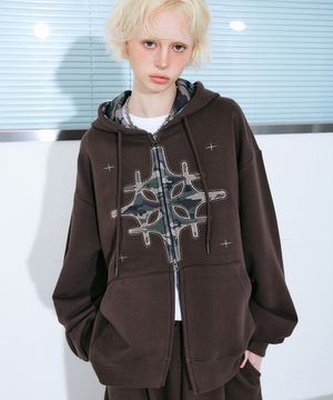 카모 패치 포스타 후드 집업 애쉬 브라운