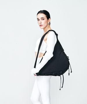 트라이앵글 크로스백[블랙]