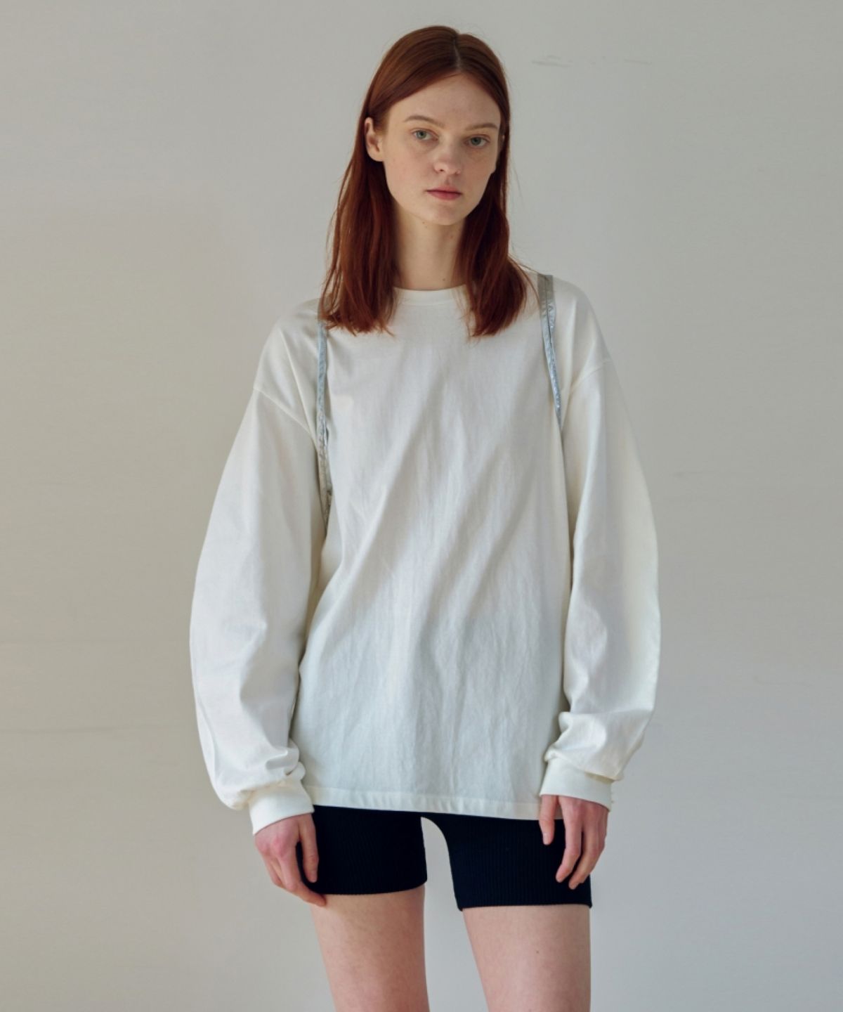 어나우트(UNNOUT) OVERSIZED VOLUME T-SHIRT  MARSHMALLOW