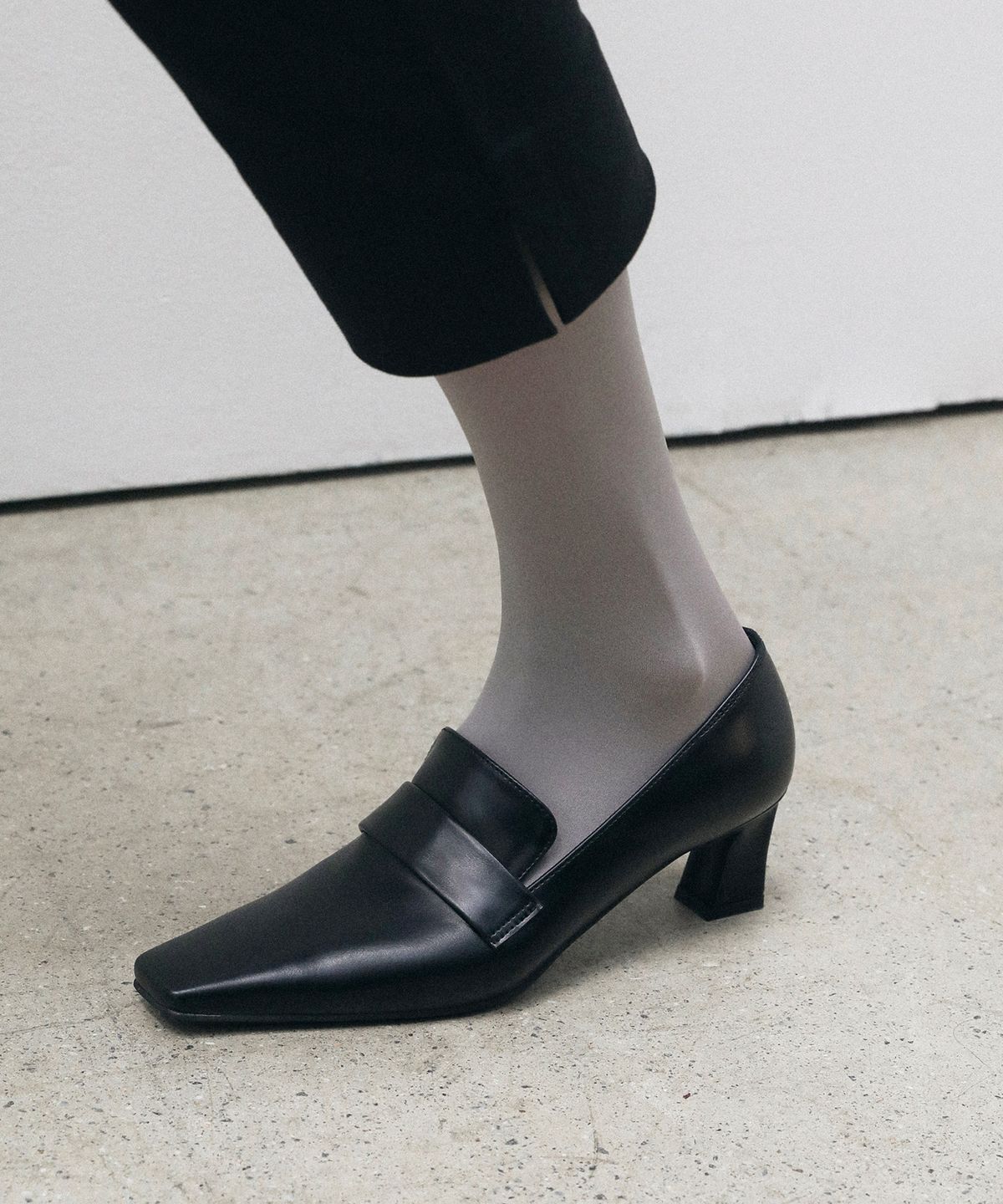 에퓨레(EPURE) KAV Heeled Loafers (2color)