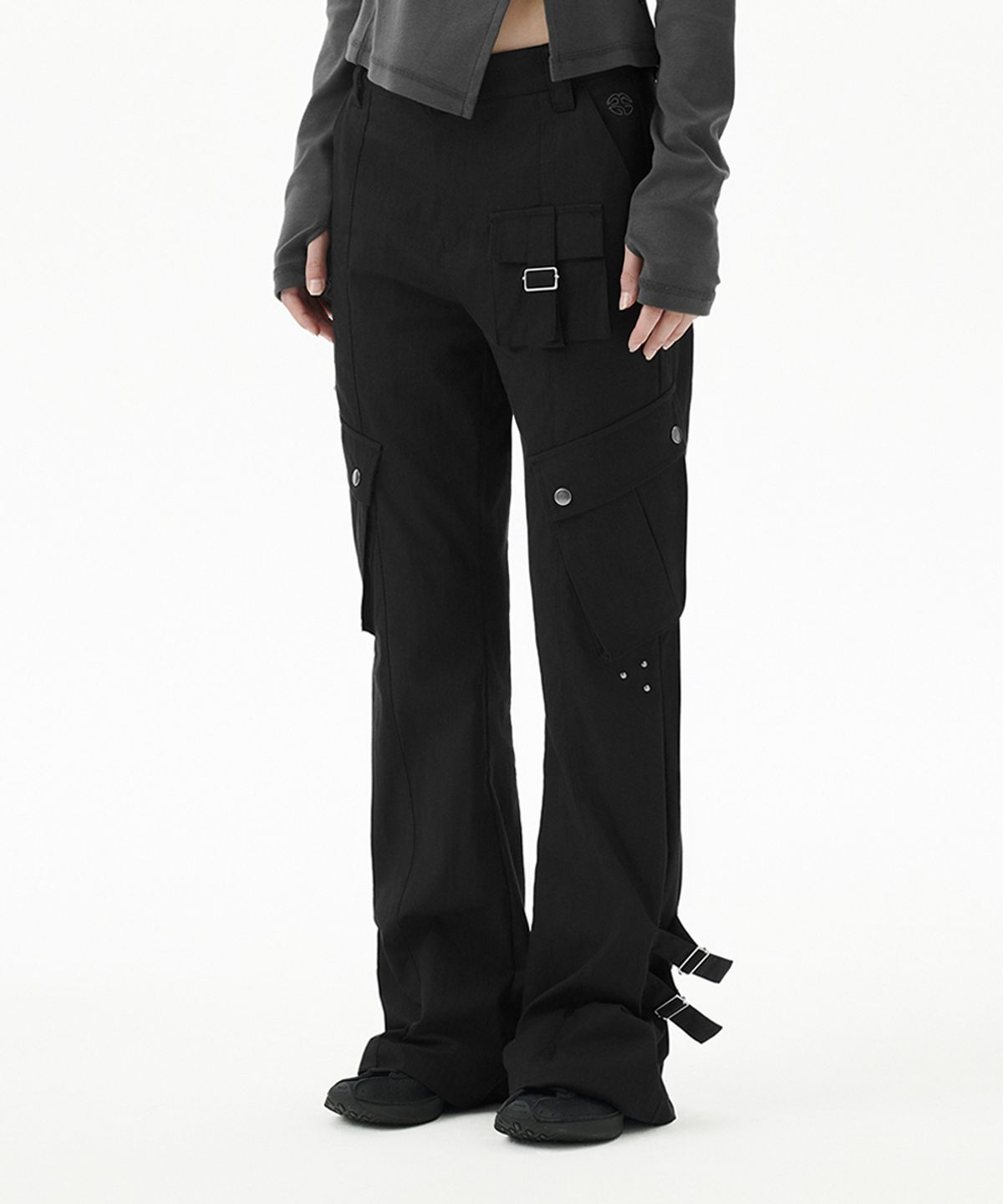 마하그리드(MAHAGRID) UTILITY CARGO FLARE PANT BLACK(MG2FFFPA11A)