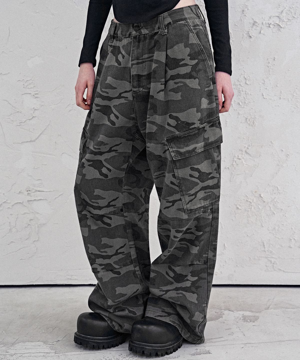 어반드레스(AVANDRESS) Side Big Cargo Pants BLACK CAMO