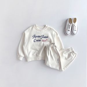 크림온 맨투맨+코지 조거팬츠 SET