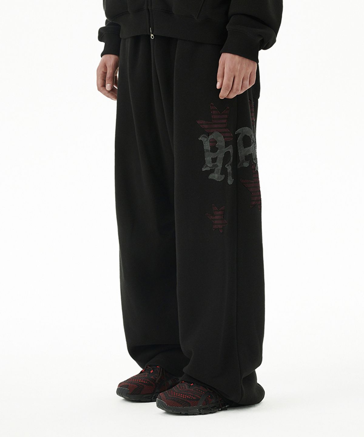 마하그리드(MAHAGRID) PRAY APPLIQUE SWEAT PANT BLACK(MG2FFMPA05A)