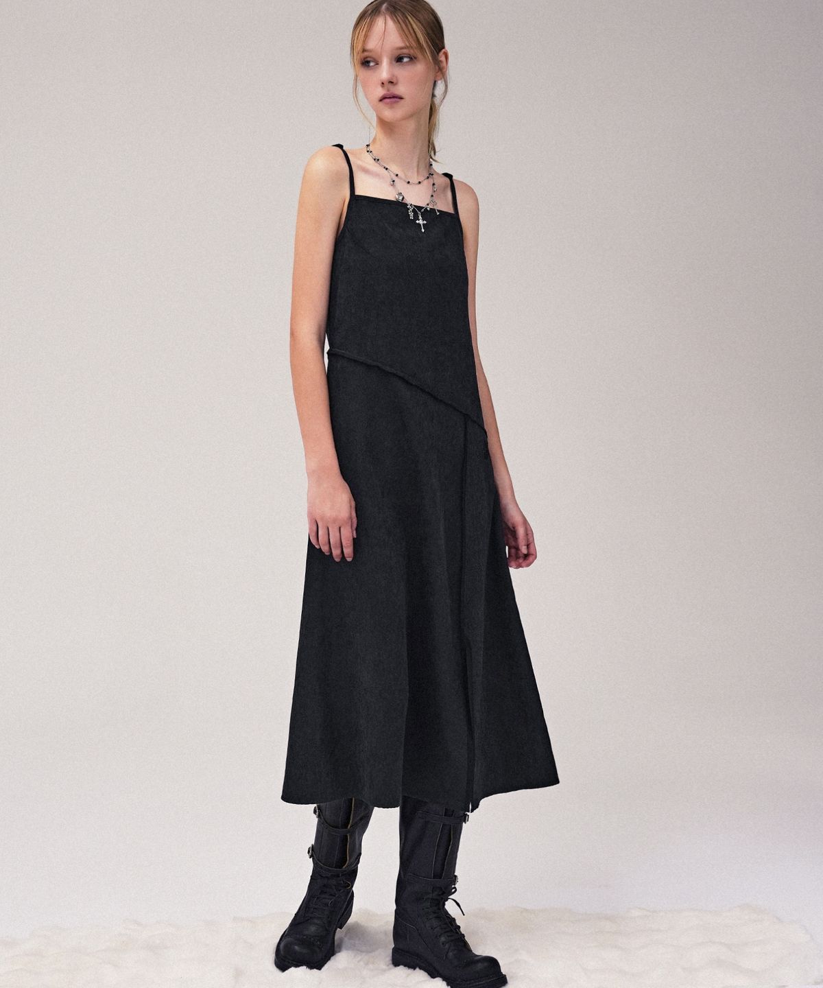 어반드레스(AVANDRESS) Diagonal Line Sleeveless Dress BLACK