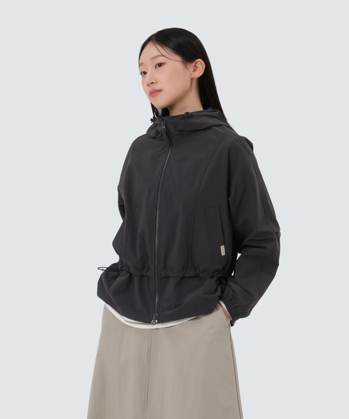 스노우피크 어패럴(SNOWPEAK APPAREL) 리나 여성 후드 바람막이 (S25FWFWB67) Dark Charcoal