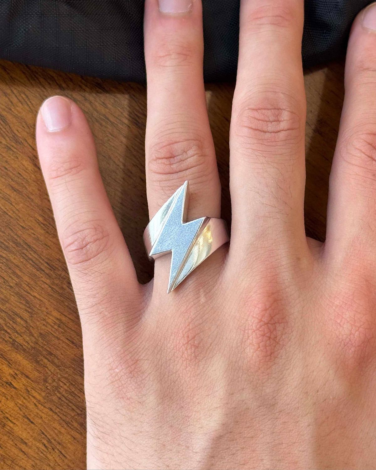 일일엠(11M) ZAP-LGT RING