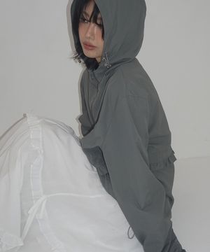 올데이 하이넥 프릴 레이어 스트링 윈드 나일론 자켓 _2COLOR