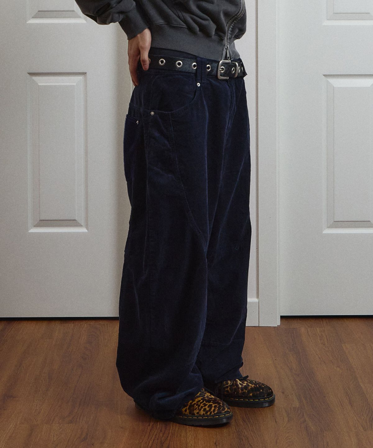 9999아카이브(9999ARCHIVE) Flow Corduroy Jeans
