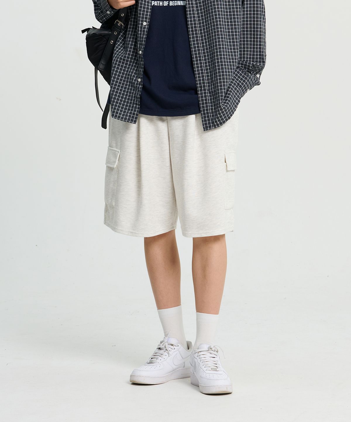 크레드먼스(CREEDMENS) 페이브 버뮤다 카고 원턱 숏츠 (White Melange)