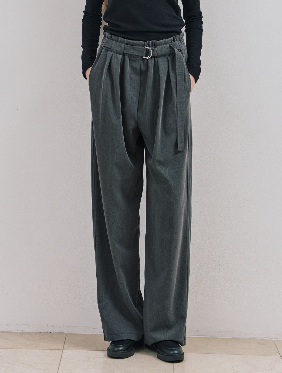 클루니(CLUNY) Pintuck belted wide pants - gray