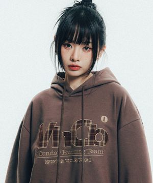 MRT 체크 아플리케 후드티_모카무스