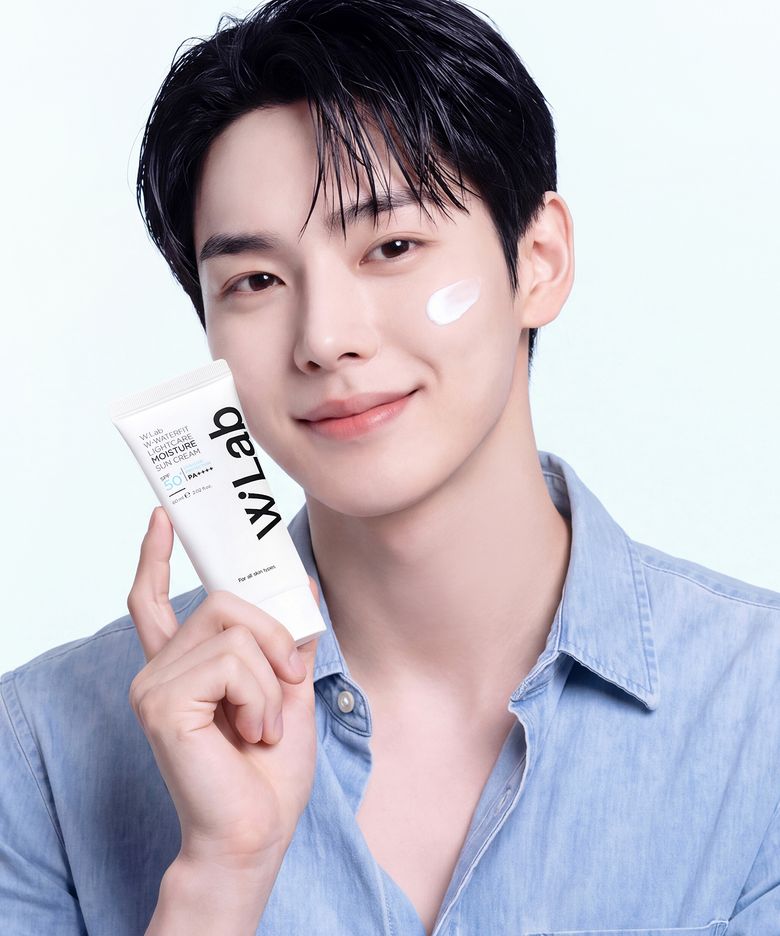 더블유 워터핏 라이트케어 모이스처 수분 선크림 SPF50+ PA++++ 60ml
