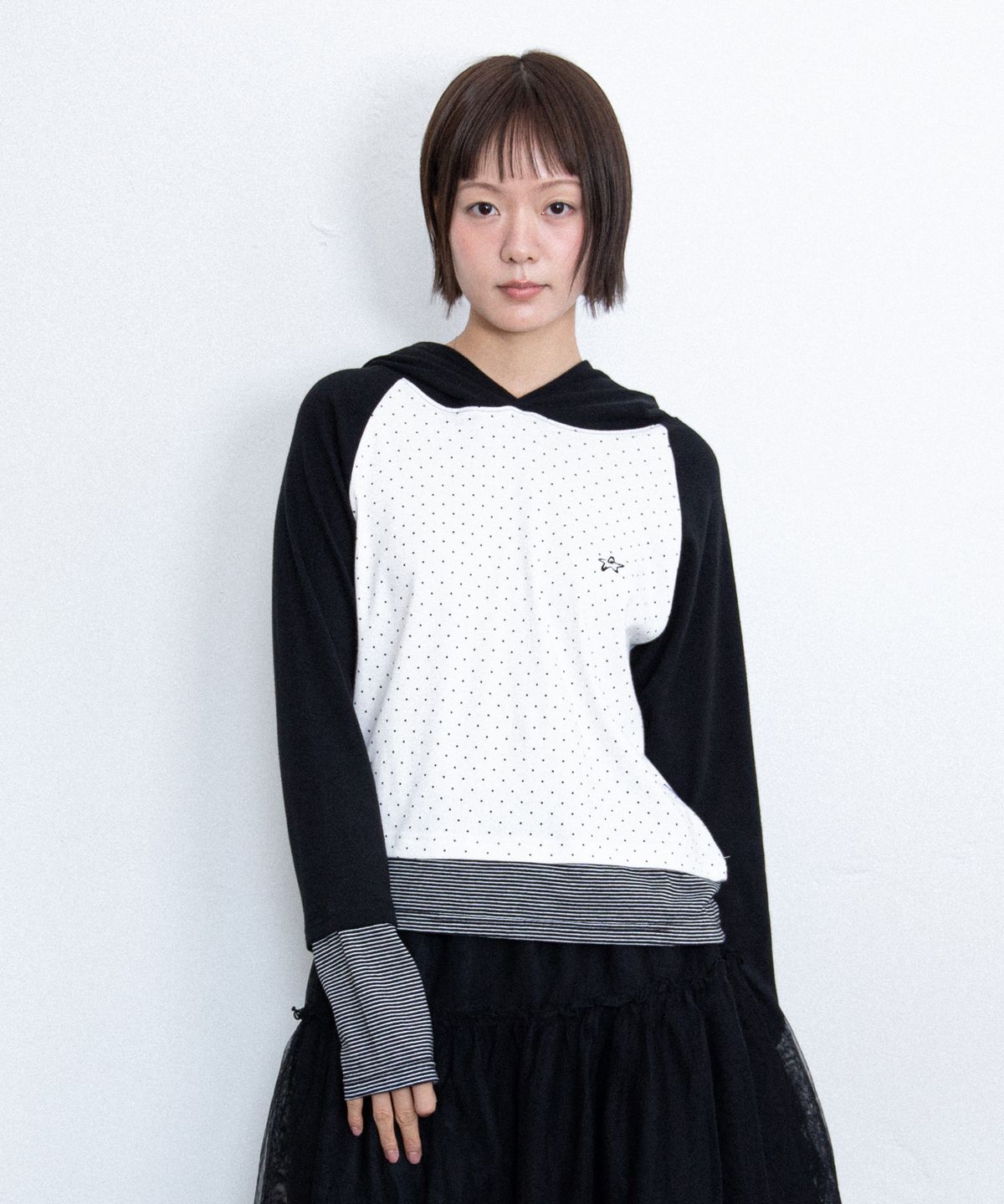 이스트쿤스트(ISTKUNST) DOT STRIPE LAYERD HOODED L/S TEE_BLACK(IK2FFFT554A)
