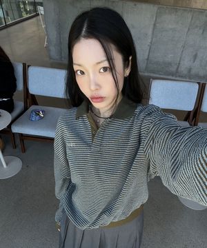 (우먼) 스트라이프 카라 맨투맨_올리브